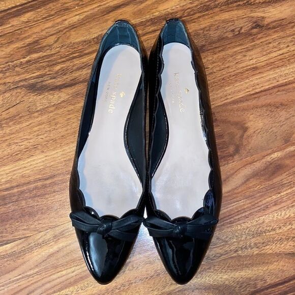 Kate Spade Black Scalloped Flats Patent Leather Pointed Toe - Picture 1 of 7